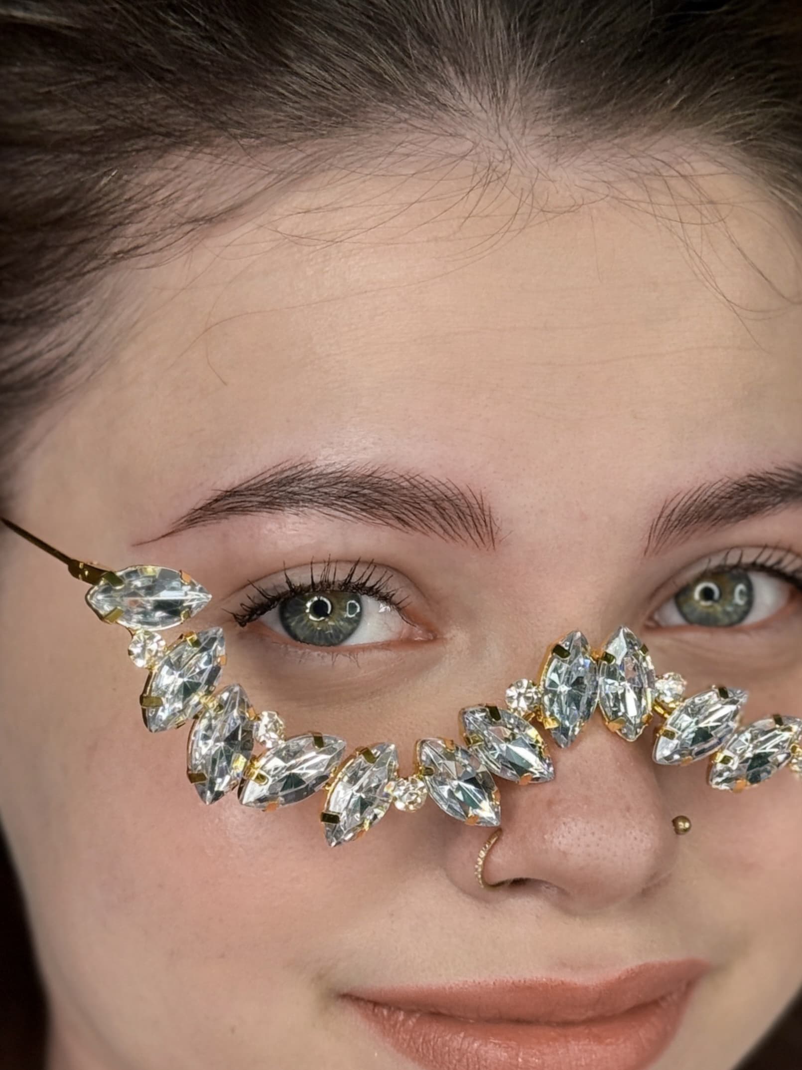 Detail práce obočí